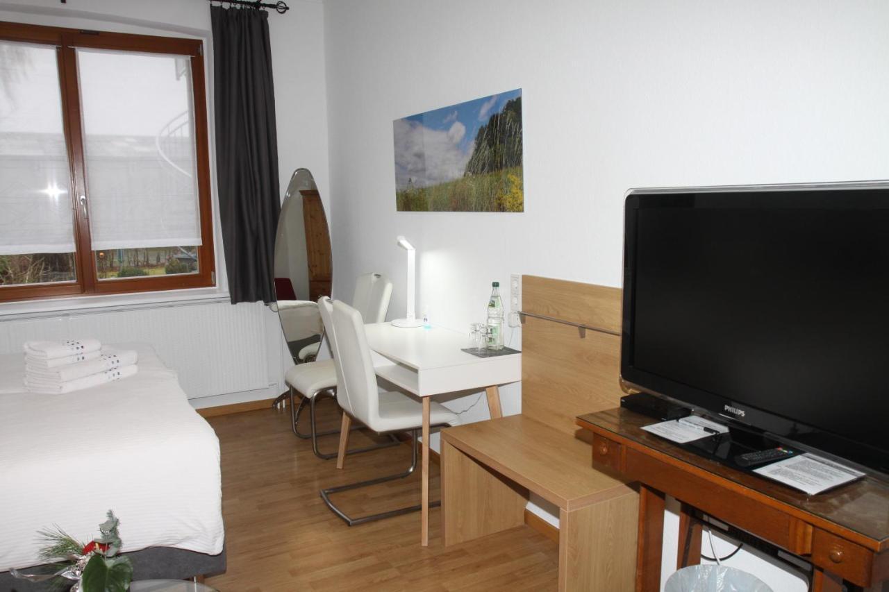 Famos Schlafen Hotell Warburg Eksteriør bilde