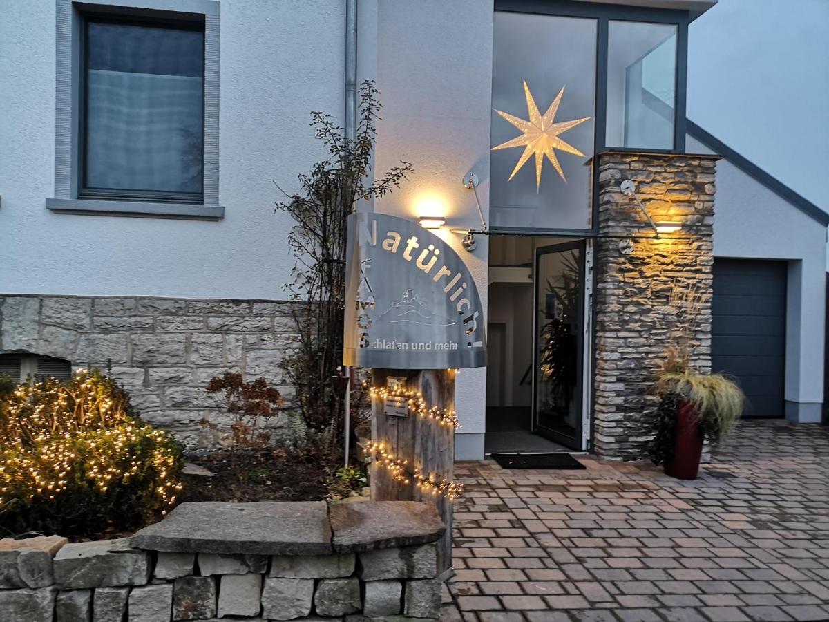 Famos Schlafen Hotell Warburg Eksteriør bilde